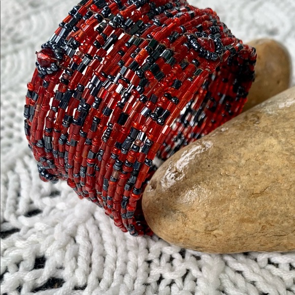 Red and Black Cuff Beaded Metal Bracelet - Picture 11 of 11